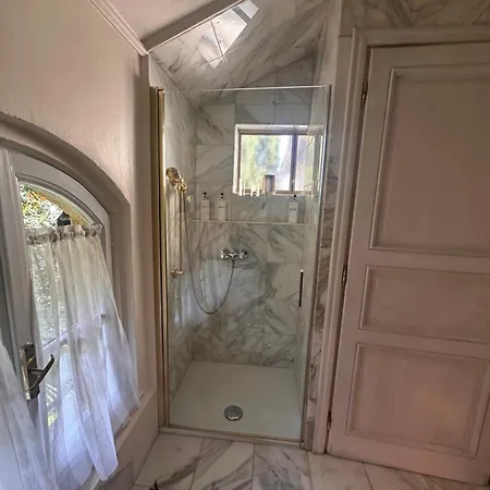 Dimora Vista Con Piscina 莱萨