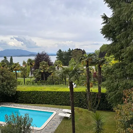 Dimora Vista Con Piscina Lesa